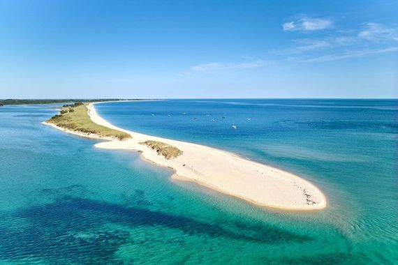 Au bout de la plage de Mousterlin, le Letty