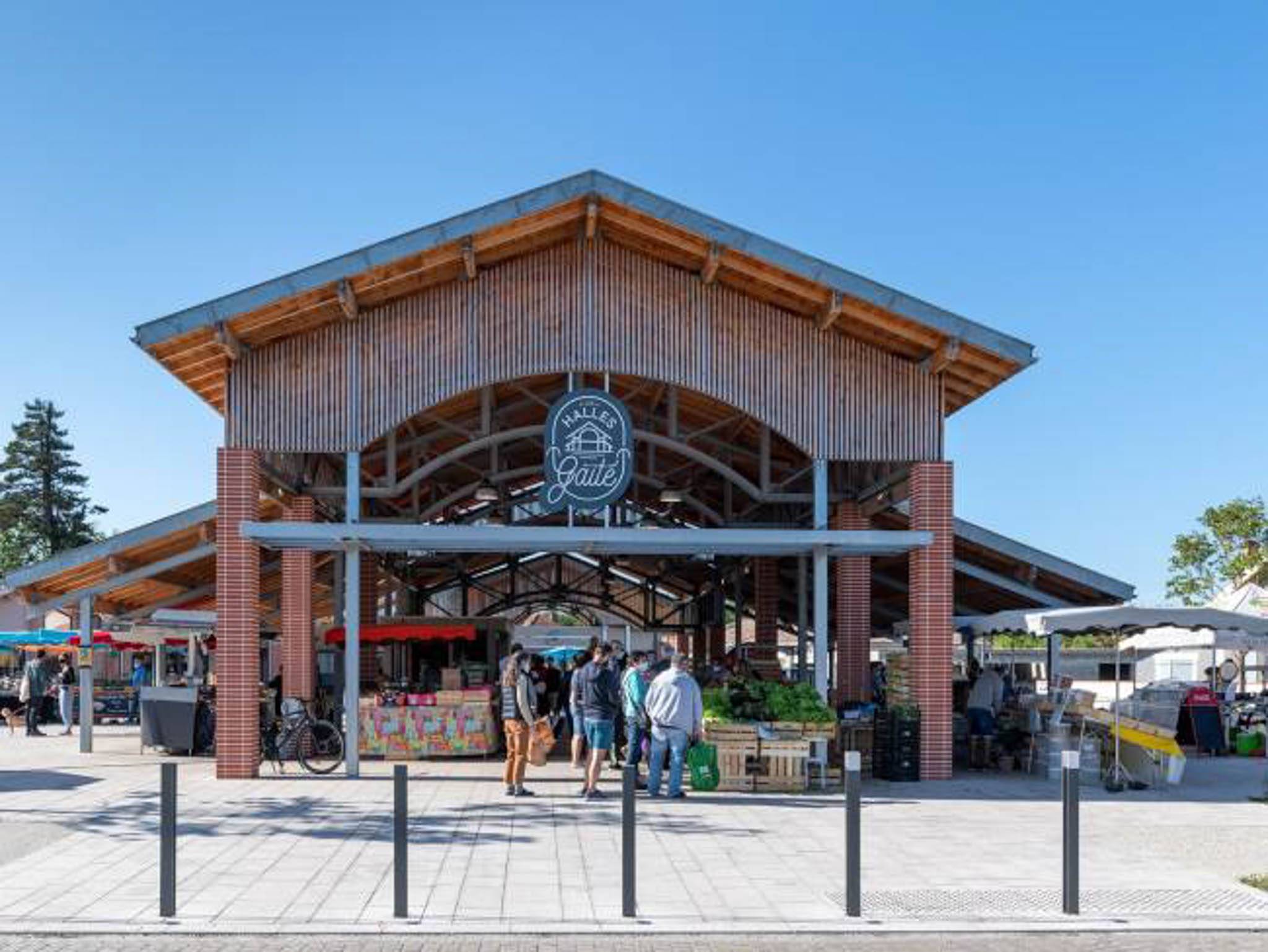 Marché Lacanau Ville.jpg