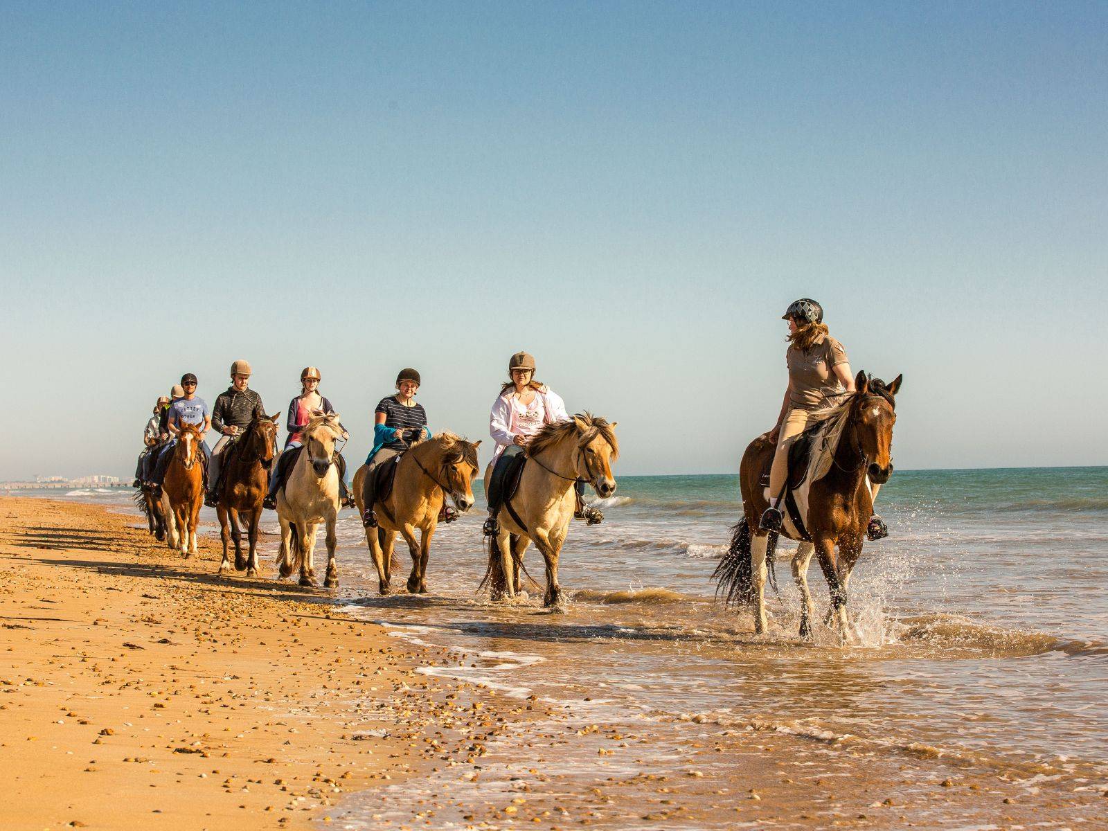 Saint Jean de Monts Balade à cheval Camping Le Pin Parasol Vendée