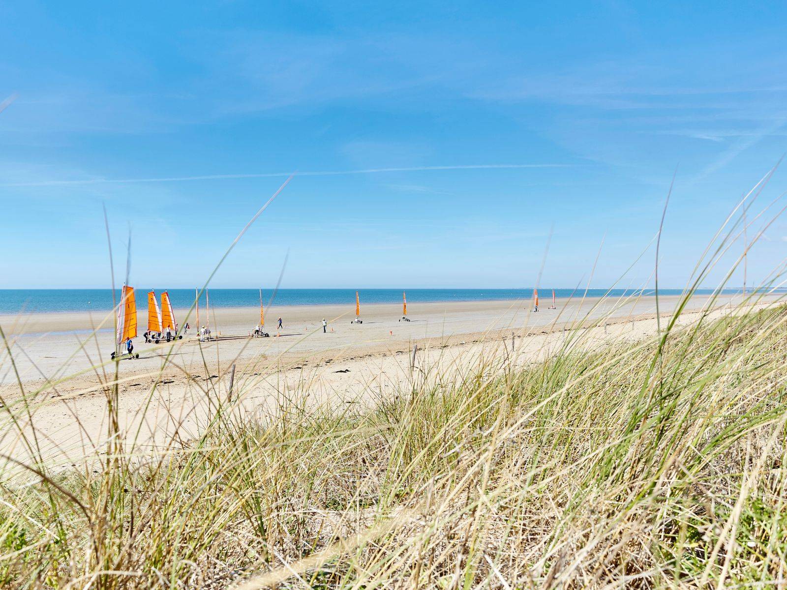 Sport nautique Char à voile plage Notre Dame de Monts Camping Le Pin Parasol Vendée