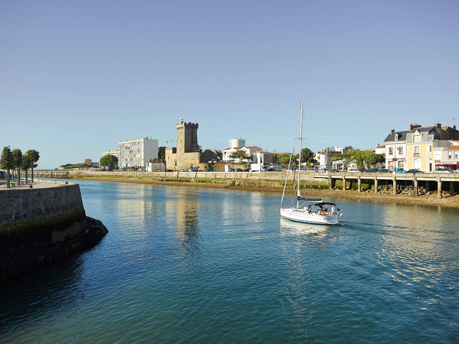 Les Sables d'Olonne Quai de la Chaume Camping Le Pin Parasol Vendée