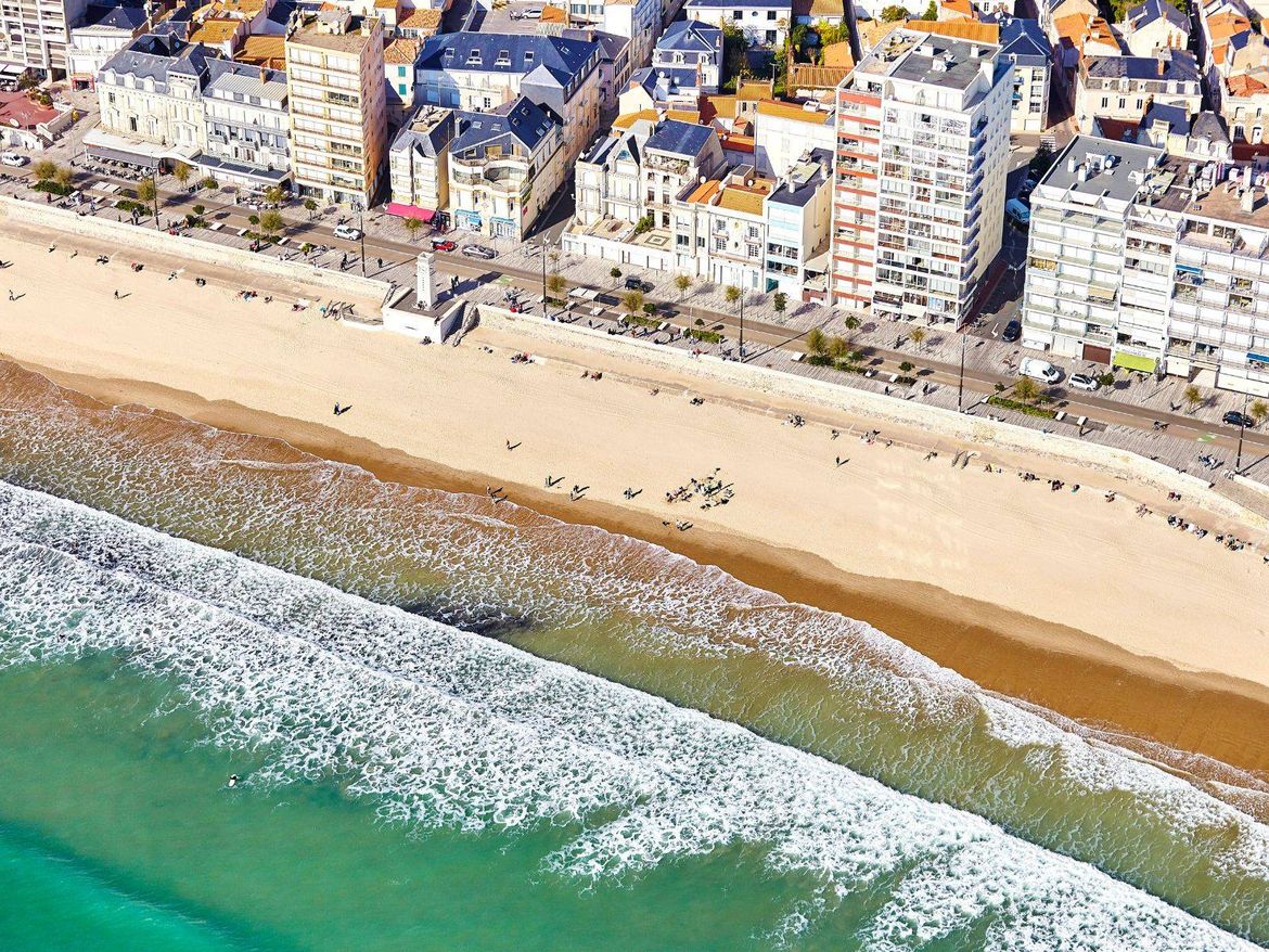 Les Sables d'Olonne Plage Camping Le Pin Parasol Vendée