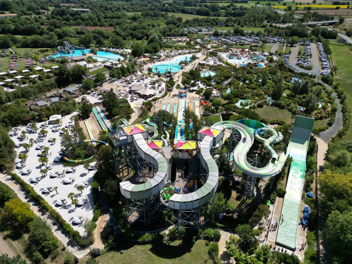 O'Gliss Park Vue aérienne toboggan Camping Le Pin Parasol Vendée