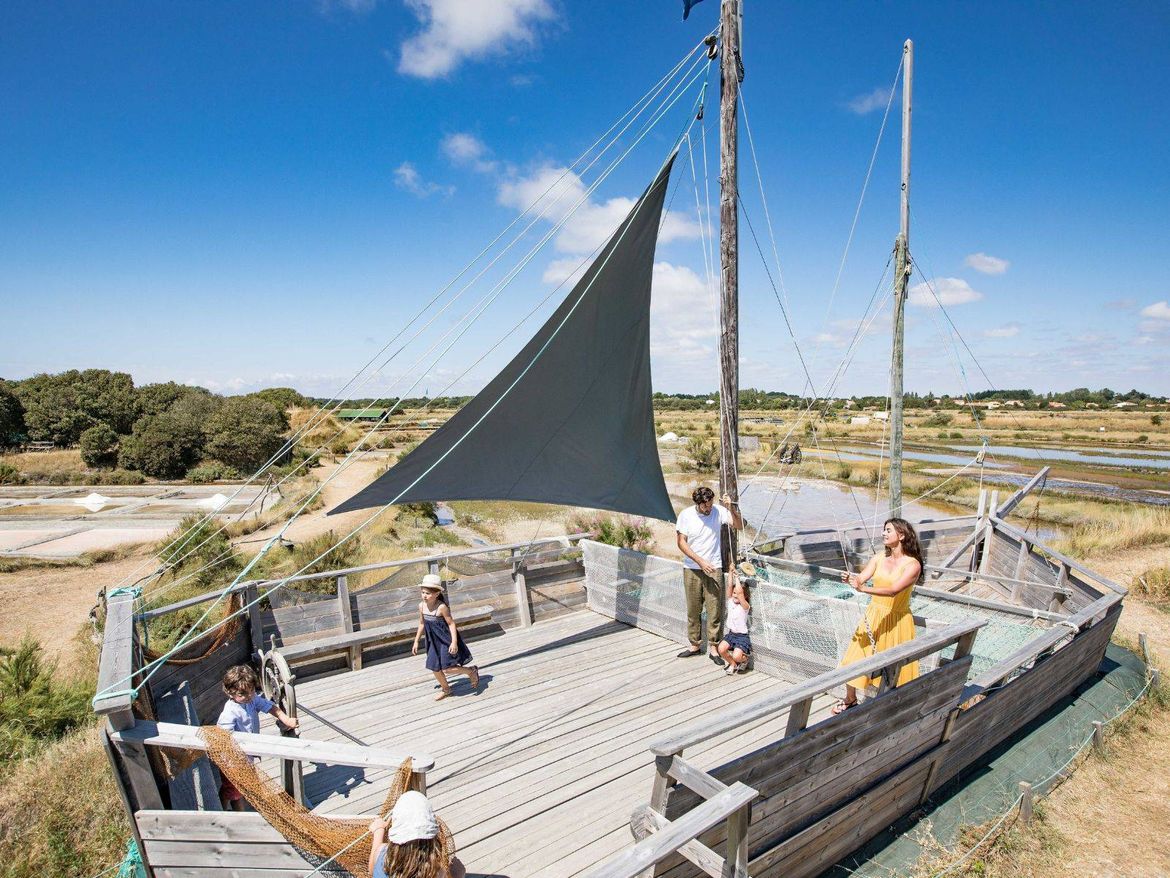 Visite famille Les Salines Les Sables d'Olonne Camping Le Pin Parasol Vendée