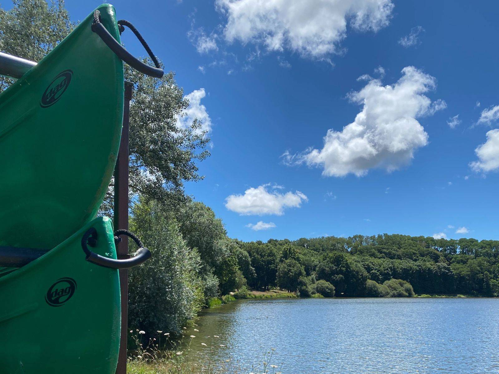 Les Canoës du Jaunay Lac du Jaunay Camping Le Pin Parasol Vednée