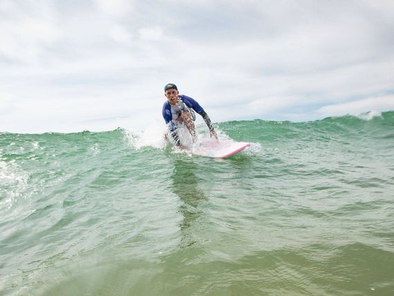 Sport nautique Cours Surf Camping Le Pin Parasol Vendée