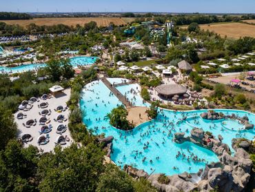 O'Gliss Park Vue aérienne piscine Camping Le Pin Parasol Vendée